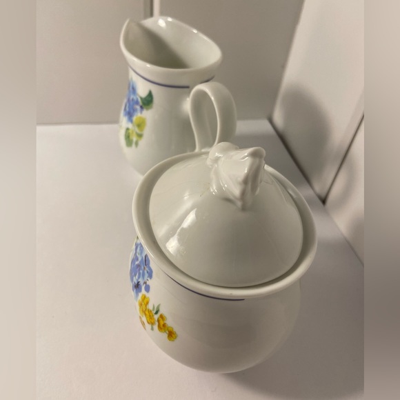 Forget Me Not Floral CREAMER pitcher and SUGAR BOWL with lid SET tea ware spring - Picture 2 of 16